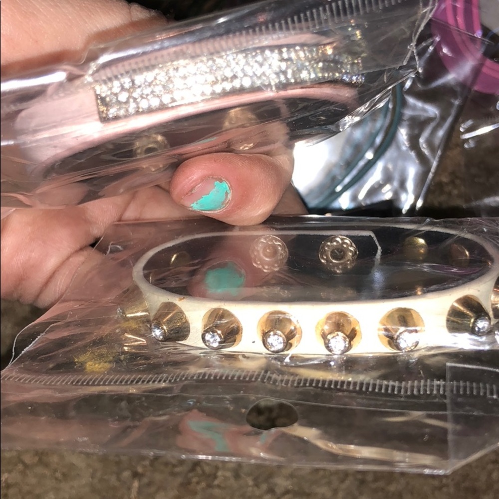 Bracelets - Picture 5 of 5